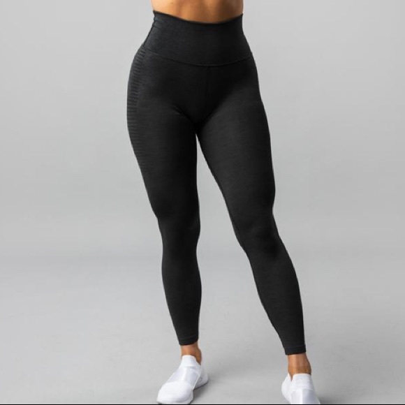 ❌SOLD❌ Alphalete Halo leggings - Picture 2 of 7